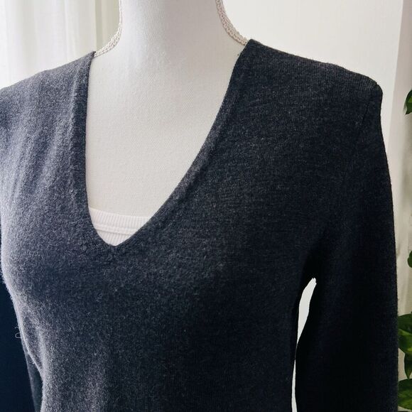 Eddie Bauer Italian Merino Wool Charcoal Gray Cozy Stretchy Sweater - Size Small - Picture 5 of 8